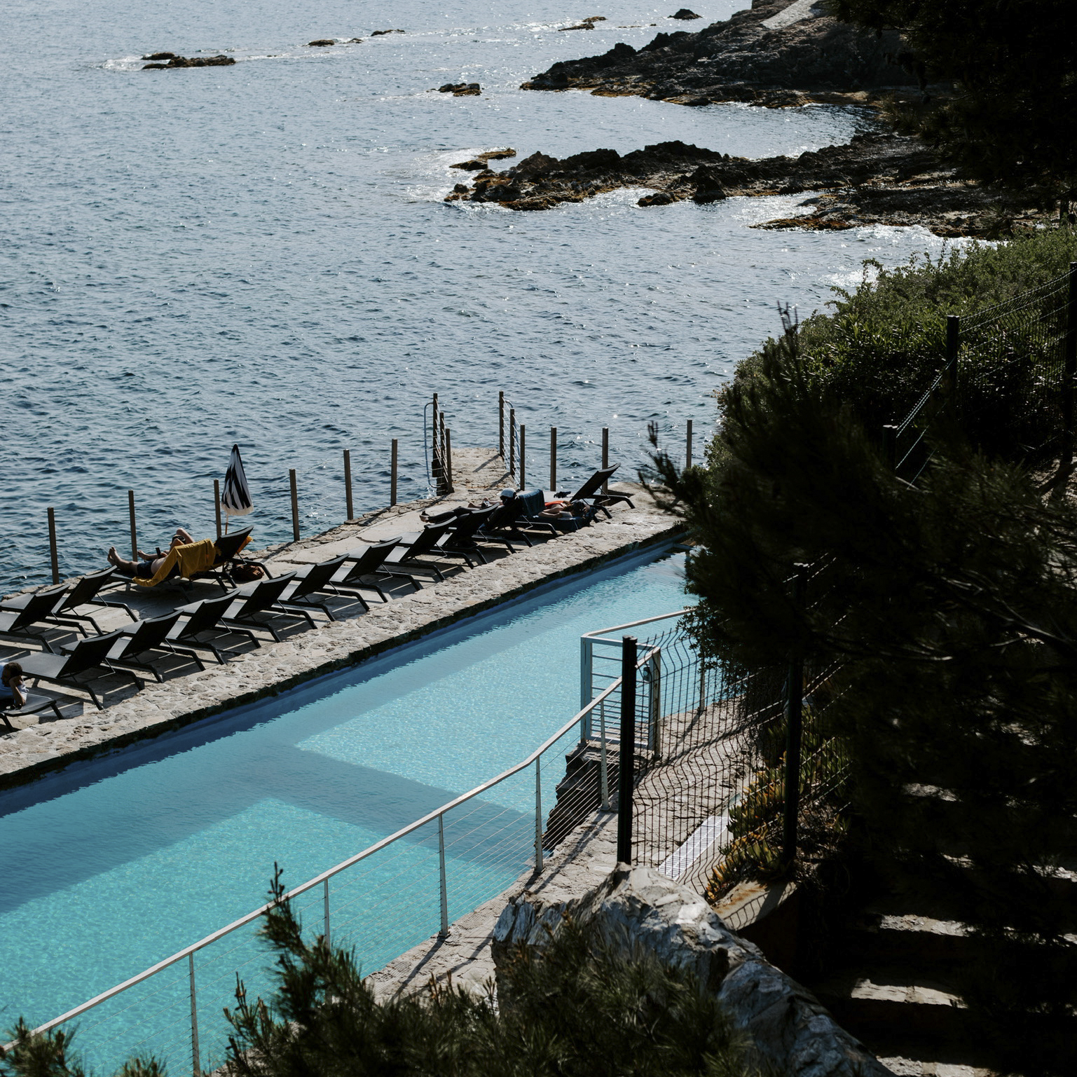 Pafpaf Production Marseille Piscine Mer Hotel