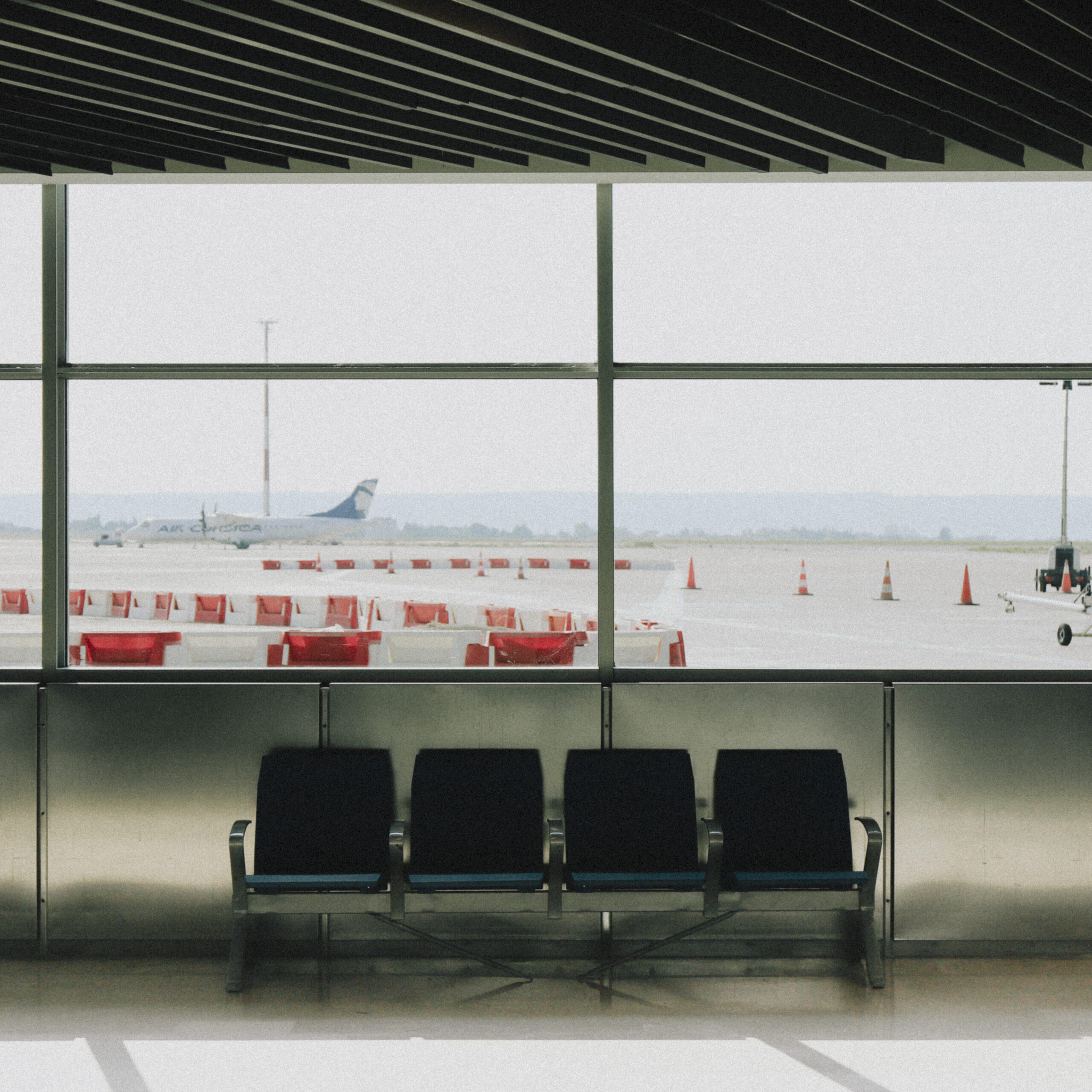 Pafpaf Production Marseille Siege Aeroport