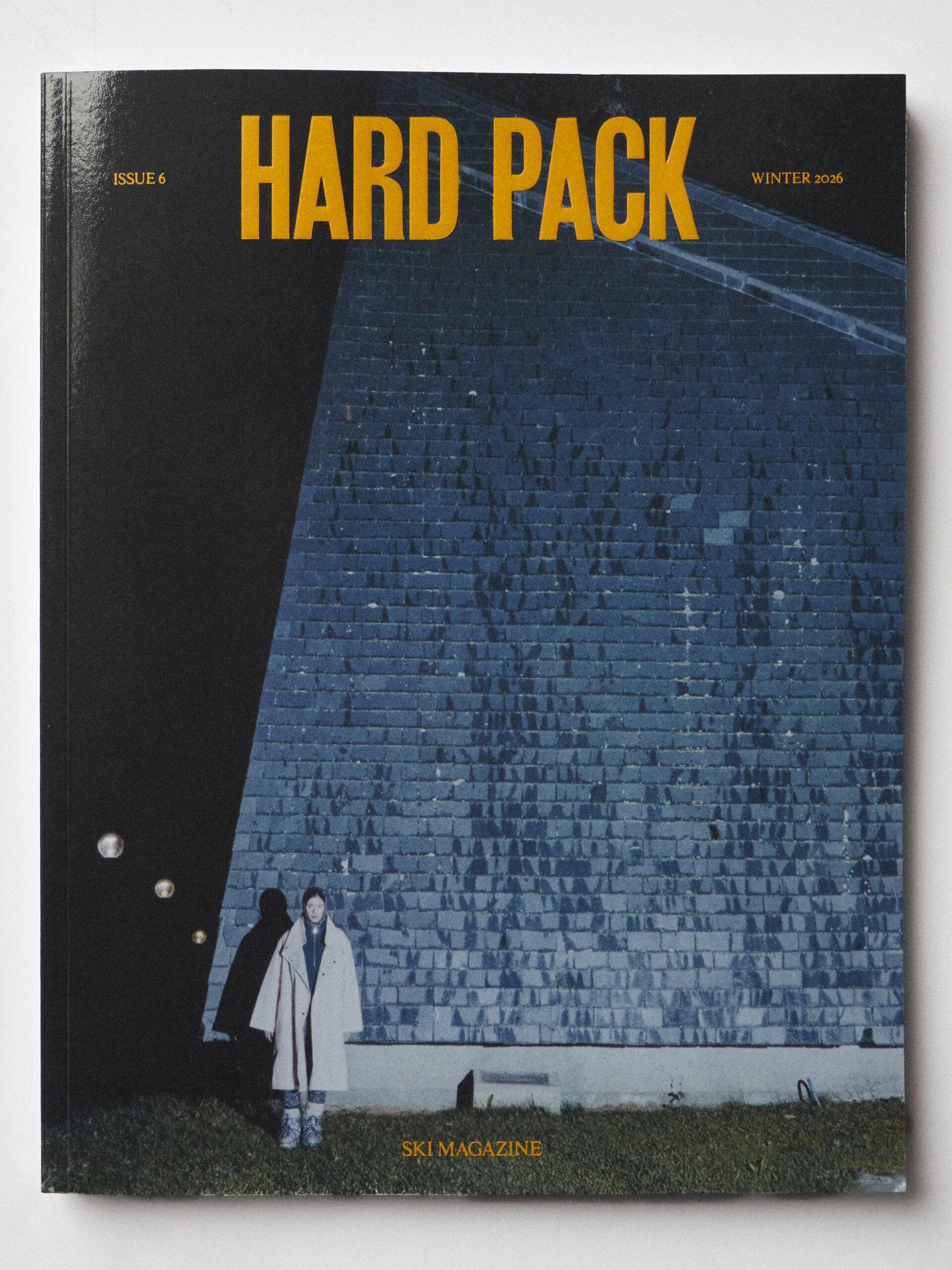 Pafpaf Production Marseille Photo - CREATIVE PRODUCTION AGENCY Production photo HARD PACK Magazine par PAF PAF – Couverture éditoriale Winter 2026 ski magazine